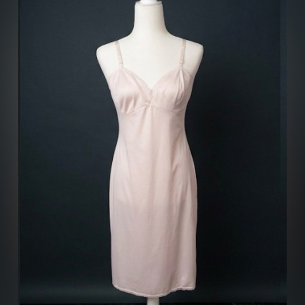 Vintage Vanity Fair Full Slip 34L Pale Pink Antron III Nylon Lingerie Lace  70s